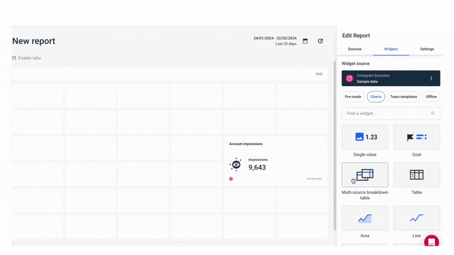 Whatagraph Drap And Drop - Interface with a new report and drag and drop widgets.